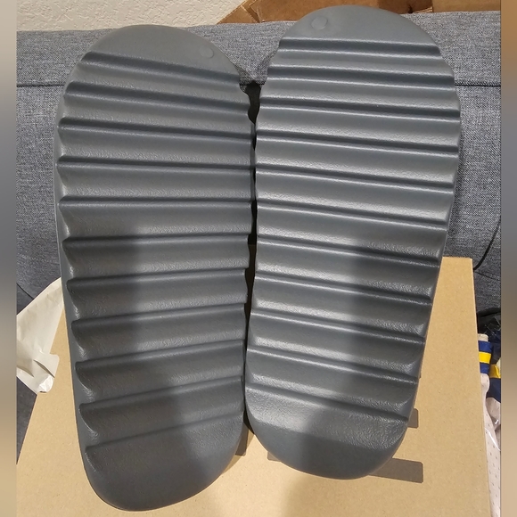 NEW Adidas Yeezy Slide ID2350 Slate Grey size 14 new with boxPurchased from Adi - Picture 6 of 9